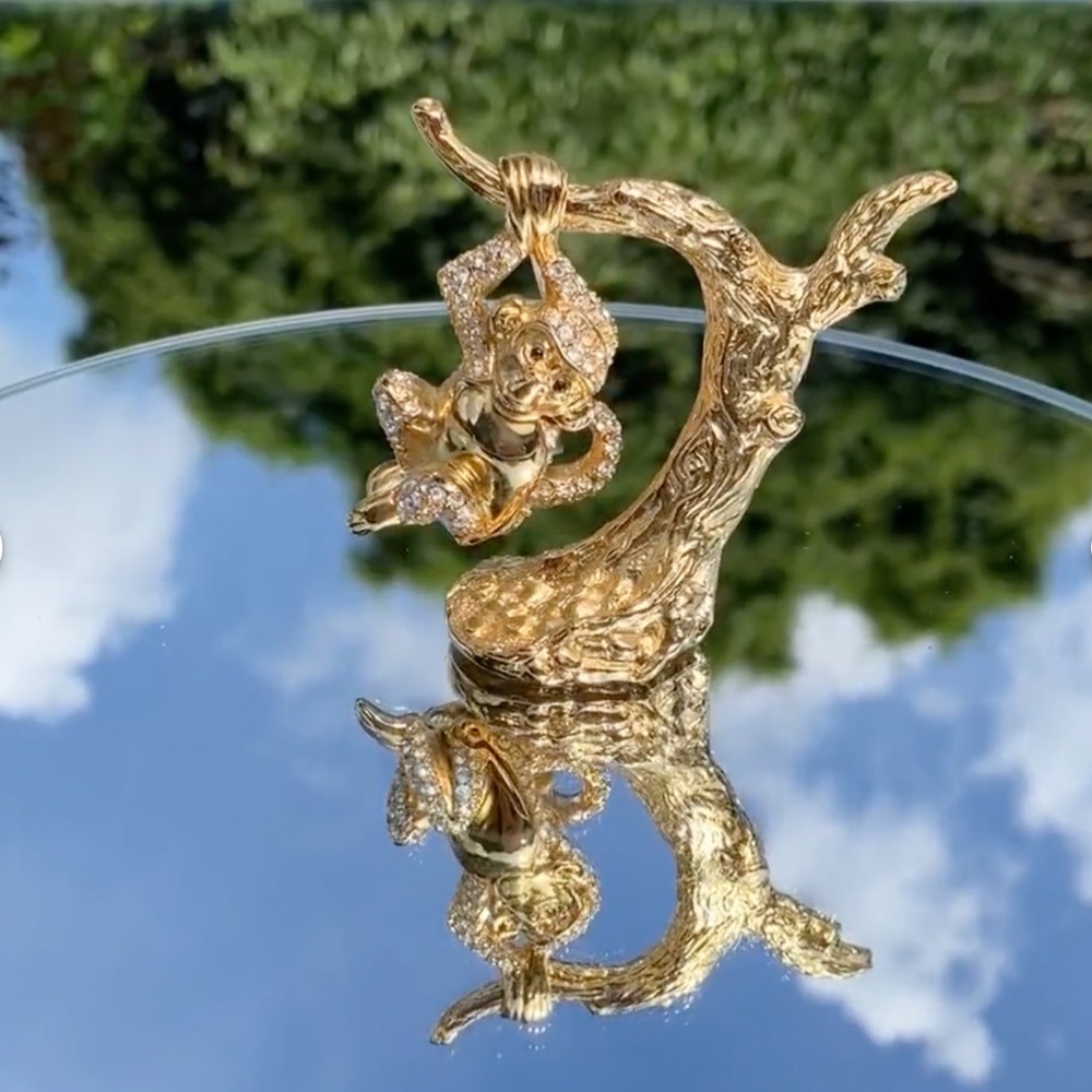 Estee Lauder Solid Compact Necklace Charming Monk… - image 2